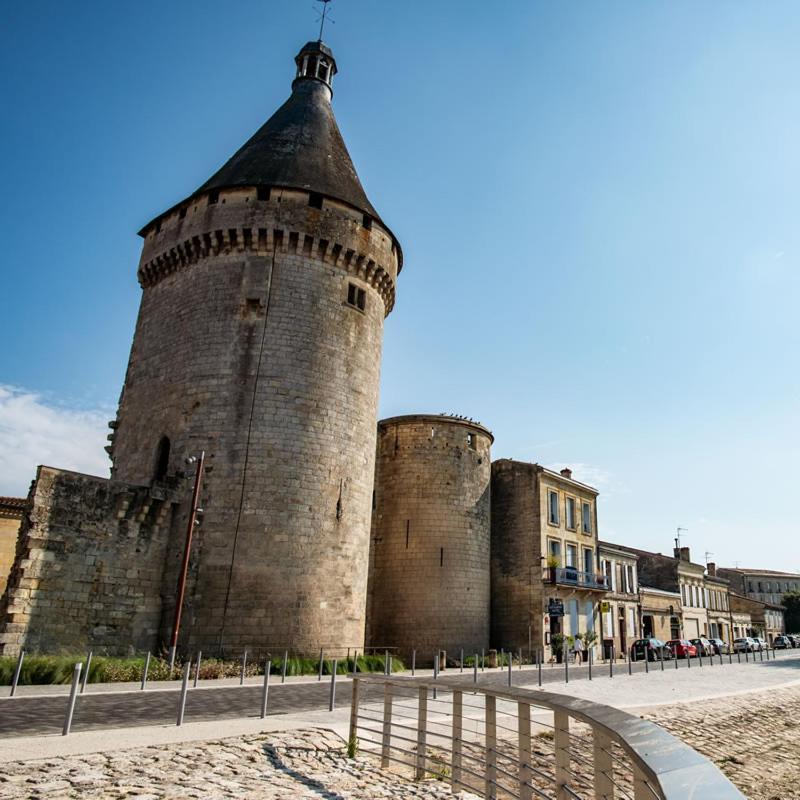 Logis Hotel De La Tour Libourne Eksteriør bilde