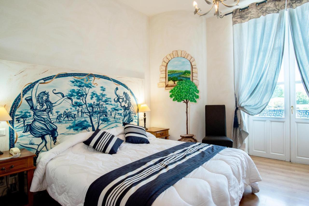 Logis Hotel De La Tour Libourne Eksteriør bilde