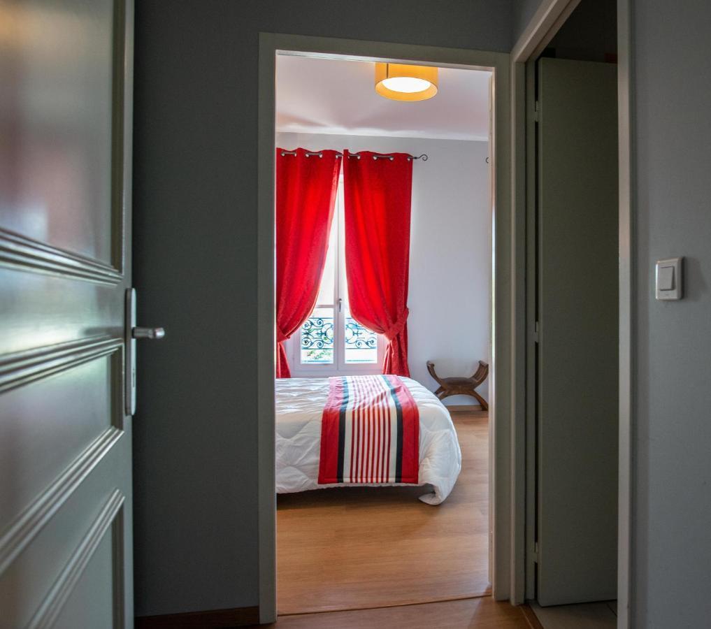Logis Hotel De La Tour Libourne Eksteriør bilde