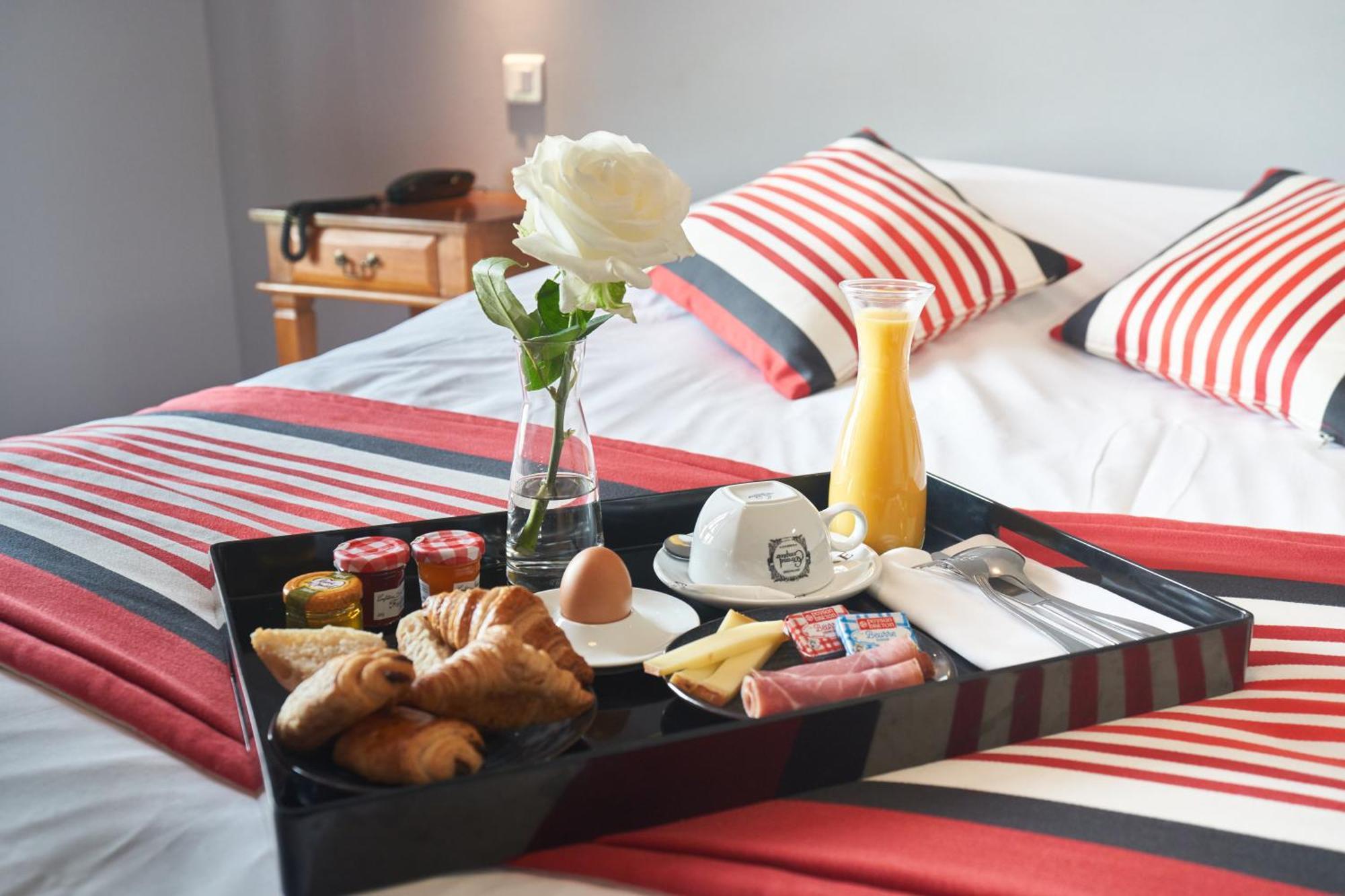 Logis Hotel De La Tour Libourne Eksteriør bilde