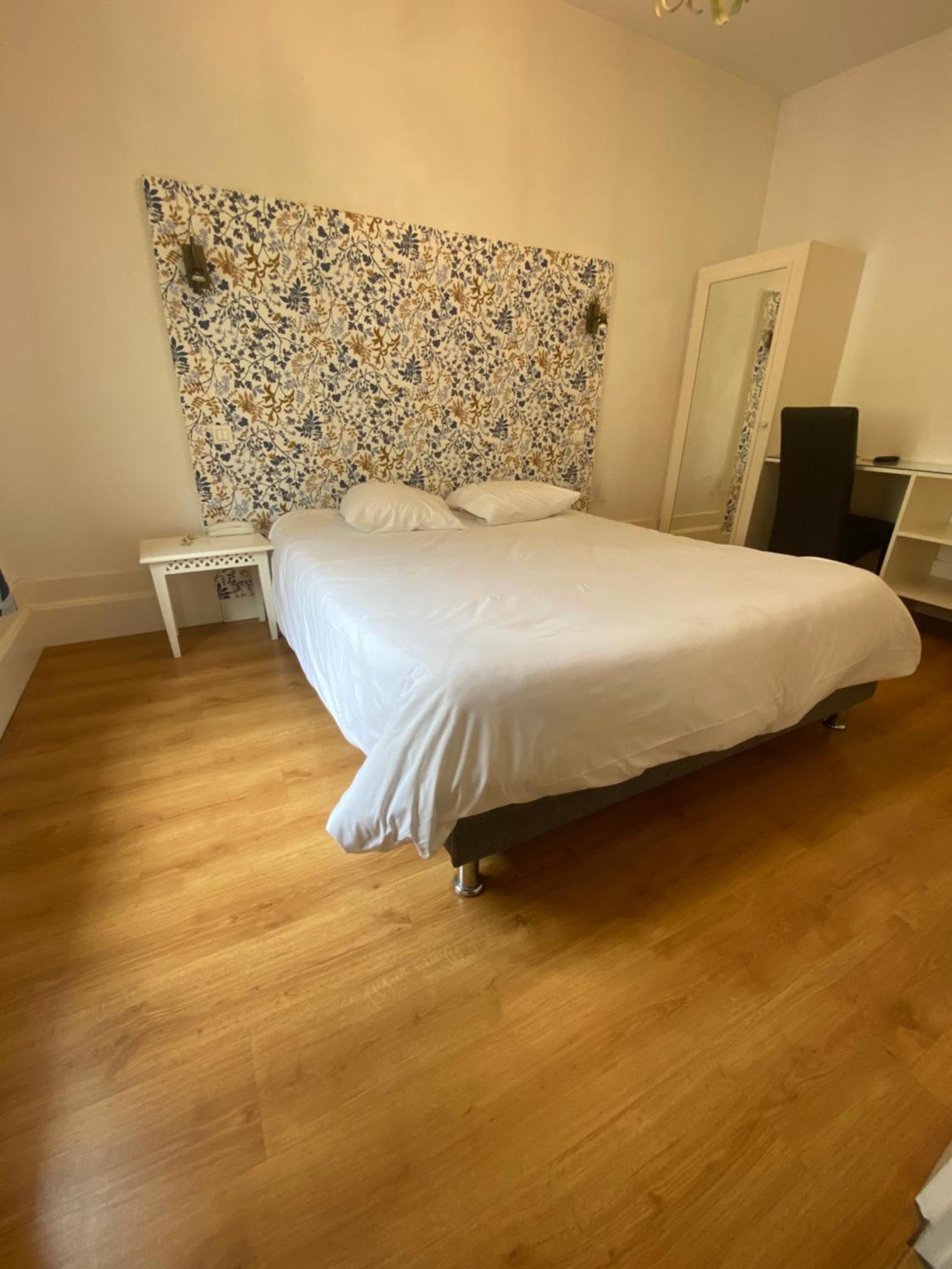 Logis Hotel De La Tour Libourne Eksteriør bilde